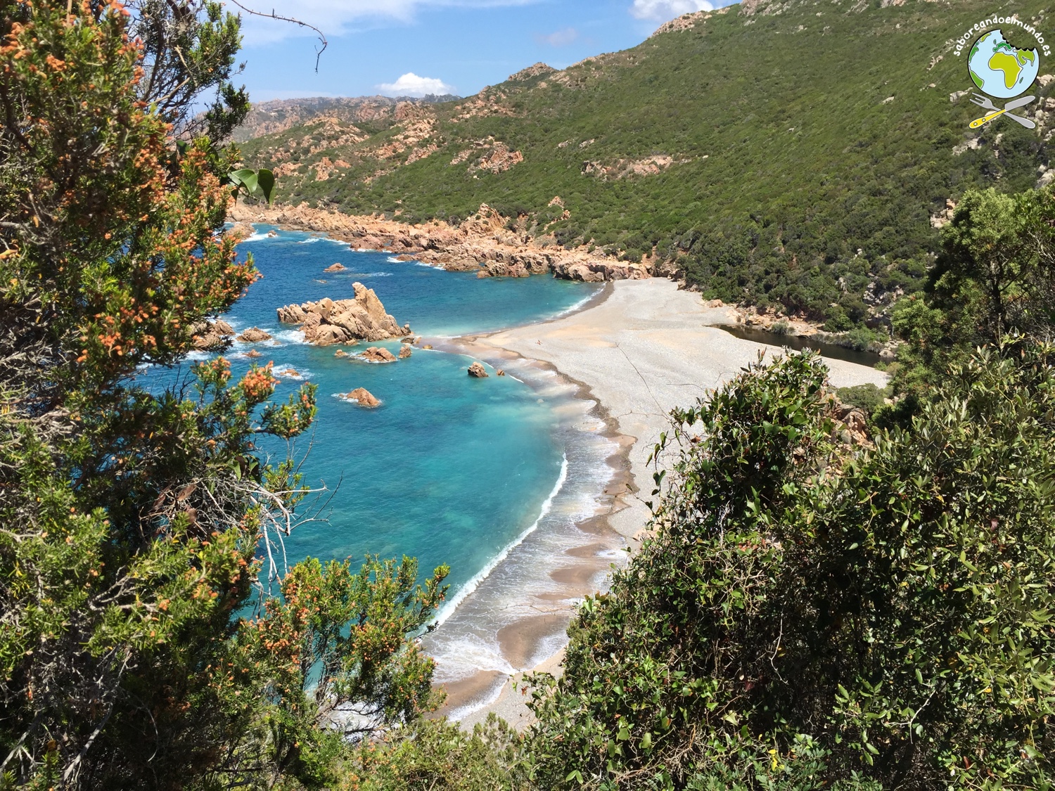 Escapada a una playa aislada del mundo